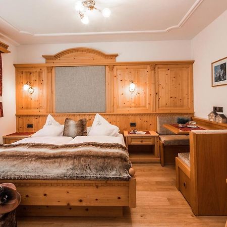 Garni Villa Maria Sëlva di Val Gardena Eksteriør billede